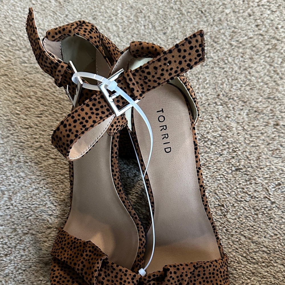Torrid Brown and Black Spotted Heels - Picture 5 of 12